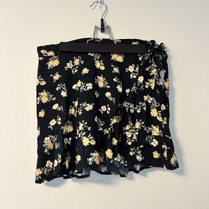 Hollister Floral Skort | Size small | Like new